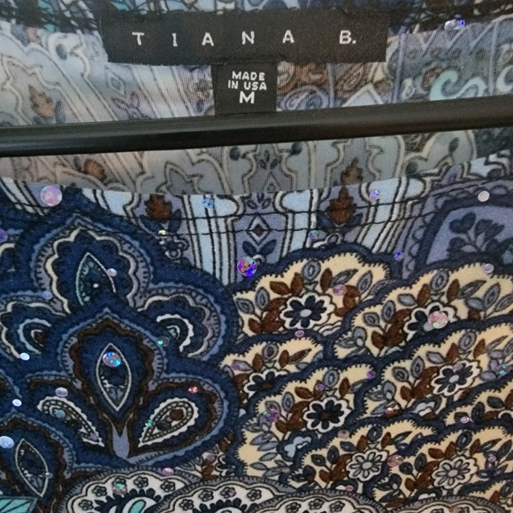 Dress - Picture 3 of 3